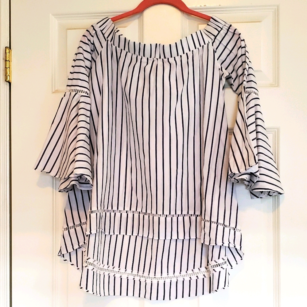 Bell sleeves highlow blouse